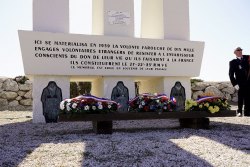 Cérémonies du 8 mai 1945 - Monument des 3 Colonnes