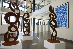 La Maison des Arts présente : ENTRE ÉQUILIBRE ET TENSION