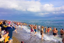 Port-Barcarès : Premier bain de l’année